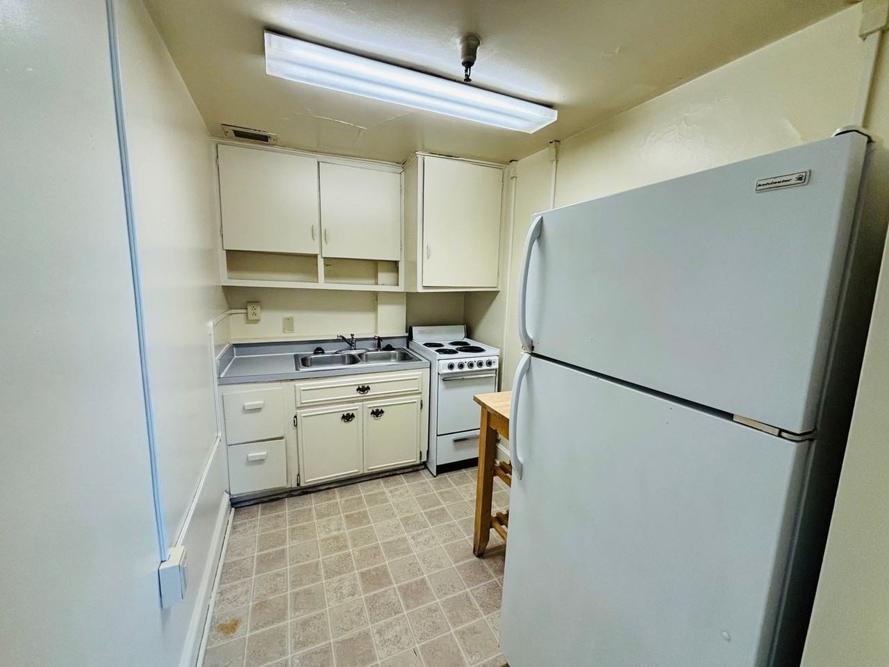 151 College Ave - Photo 7 of 13