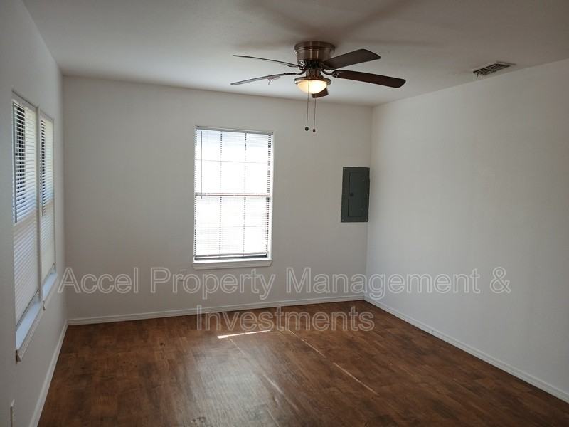 1112 E Van Week St - Photo 2 of 18