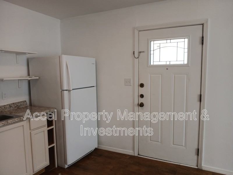 1112 E Van Week St - Photo 3 of 18