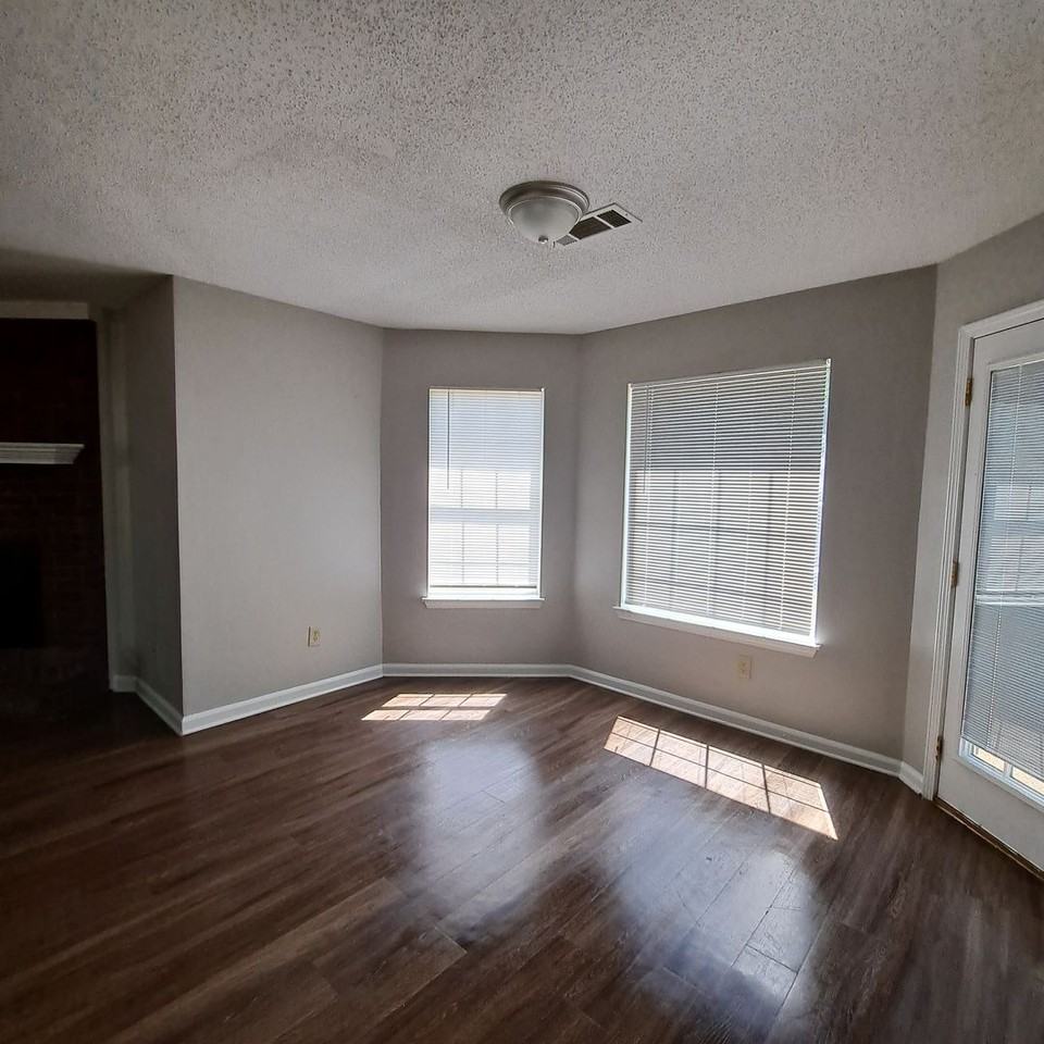 2533 Baxter Cv - Photo 4 of 17