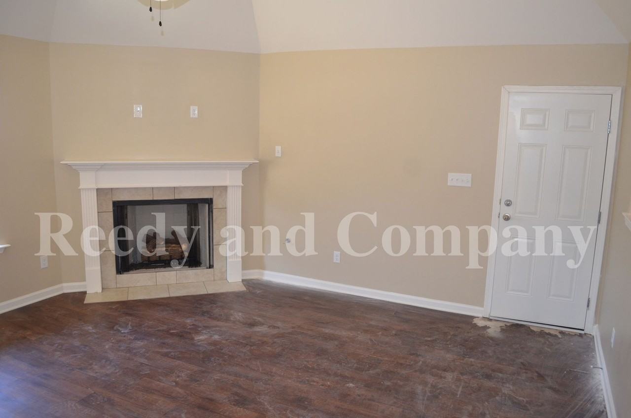 5467 April Forest Dr - Photo 4 of 19