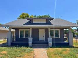 featured image of 1009 Monroe St