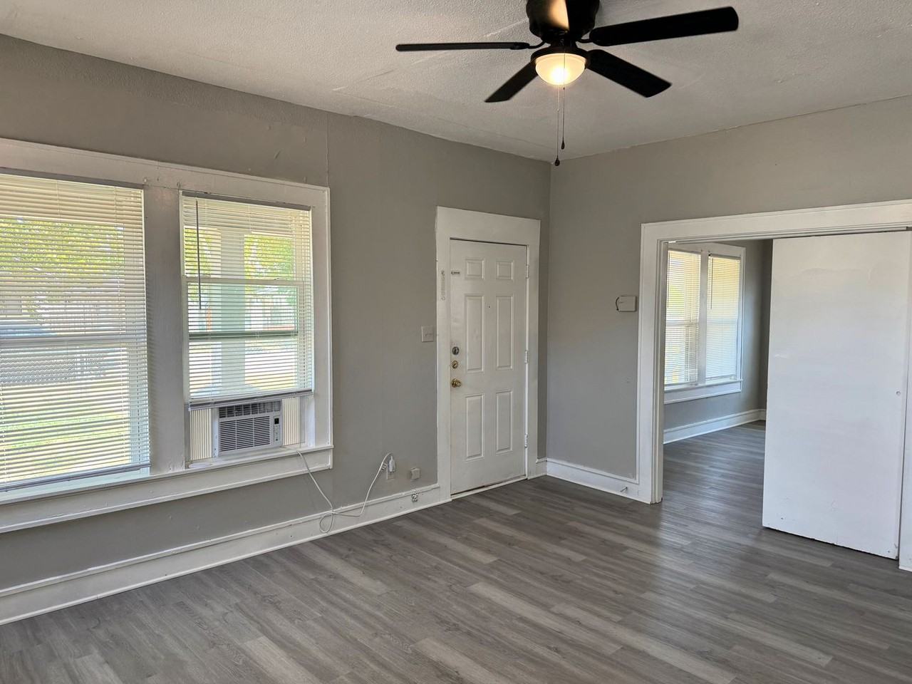1009 Monroe St - Photo 3 of 19