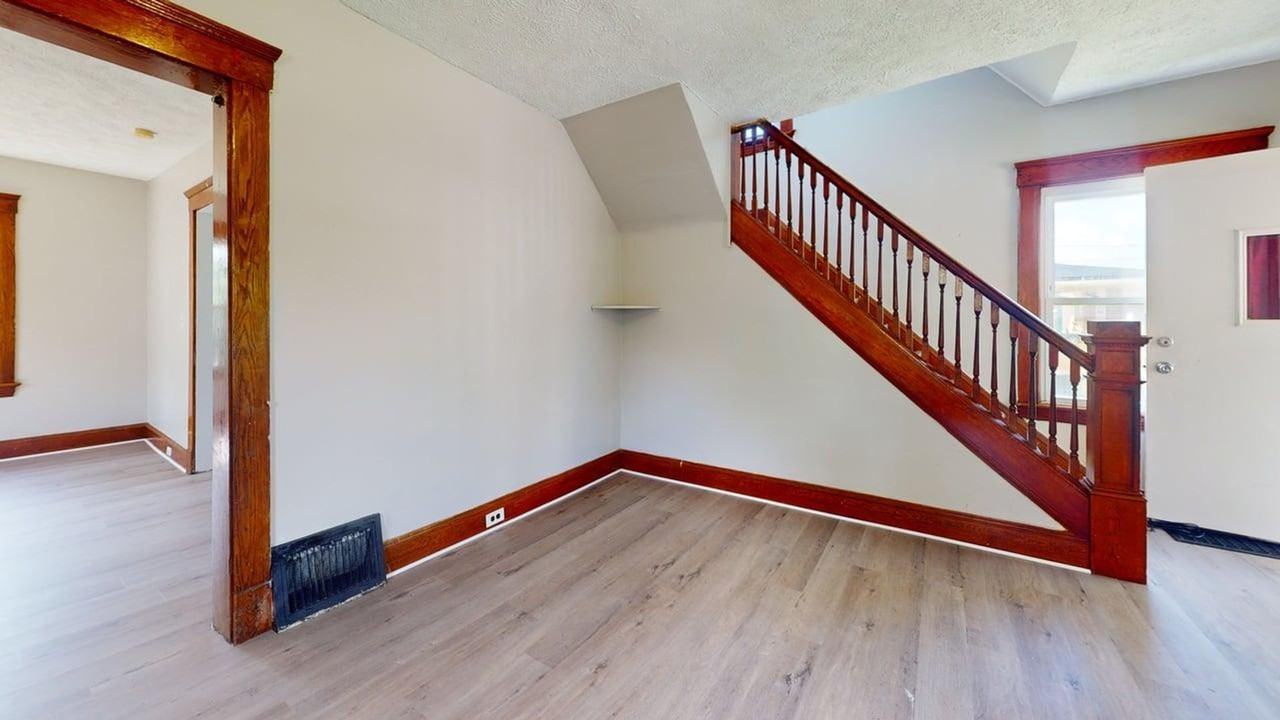 820 Whitcomb Rd - Photo 2 of 15