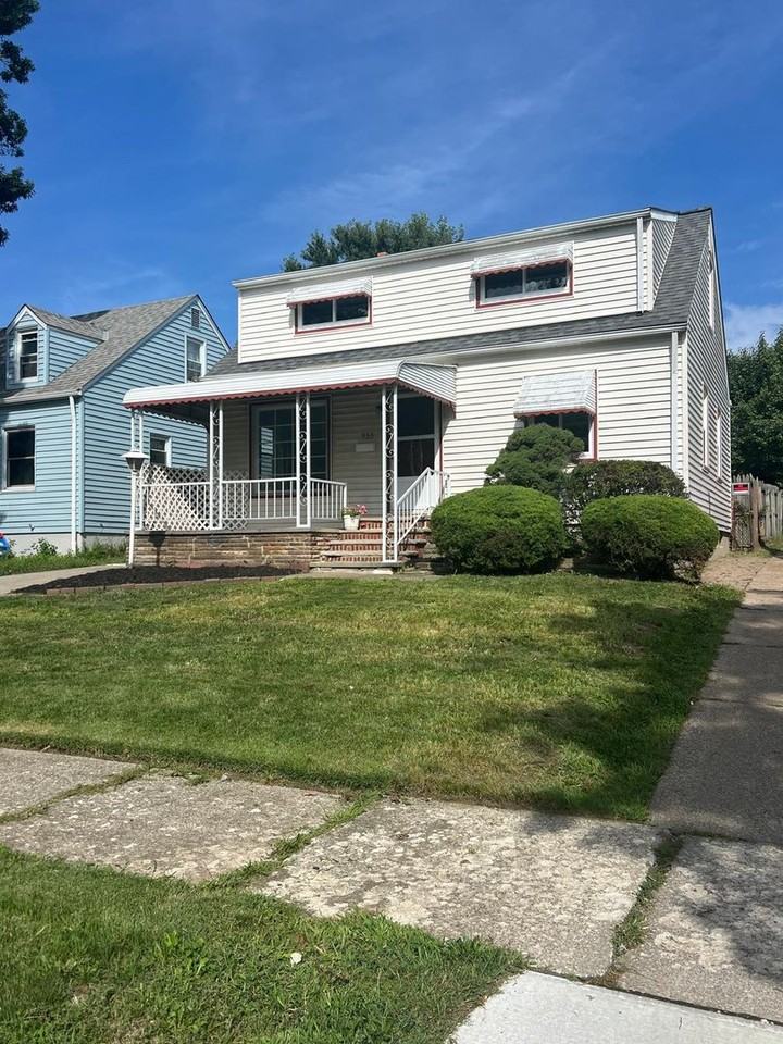 955 E 223rd St - Photo 2 of 40