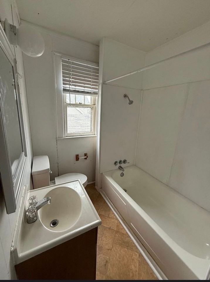 1234 Frame St - Photo 3 of 8