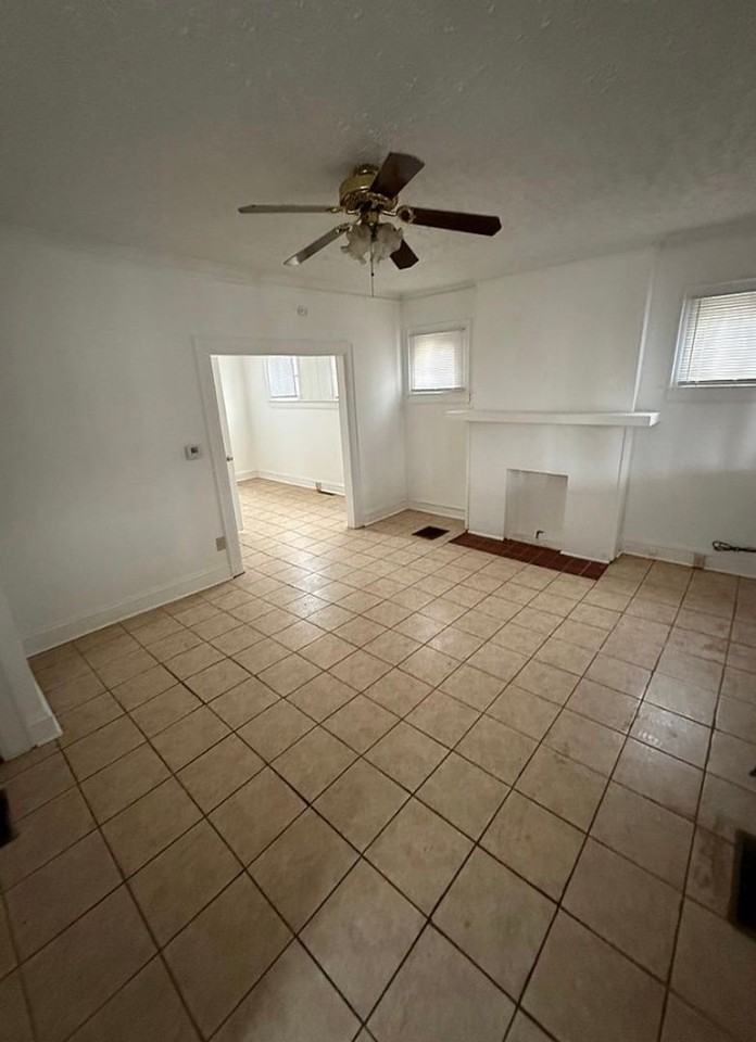 1234 Frame St - Photo 5 of 8