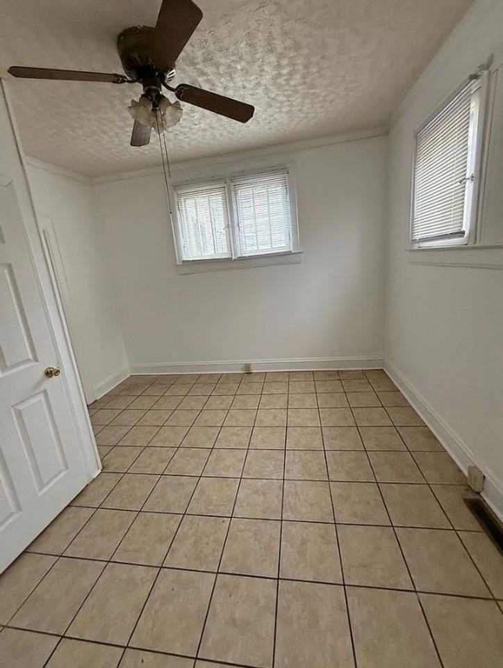 1234 Frame St - Photo 6 of 8
