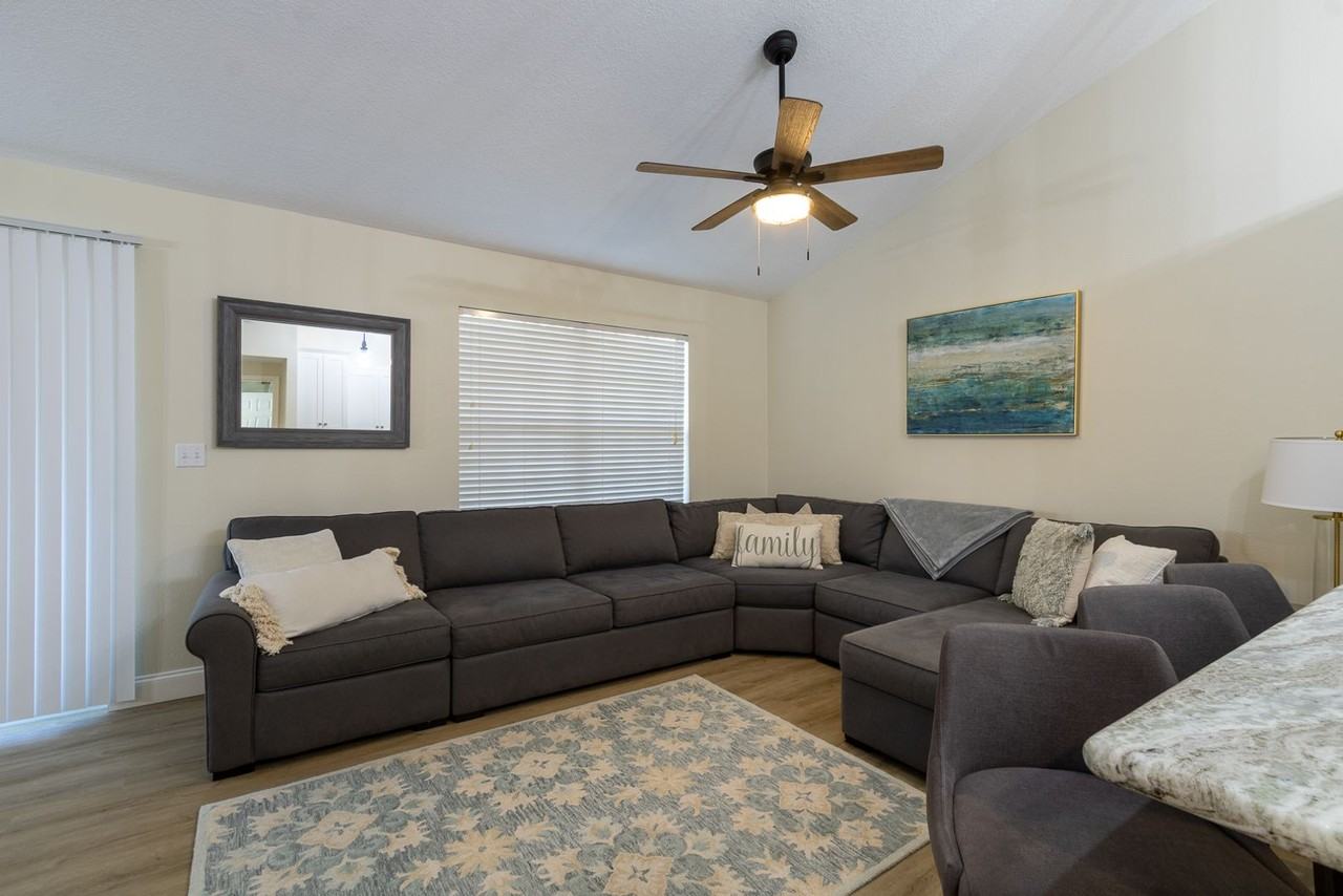 10000 Sw 52nd Ave - Photo 7 of 33