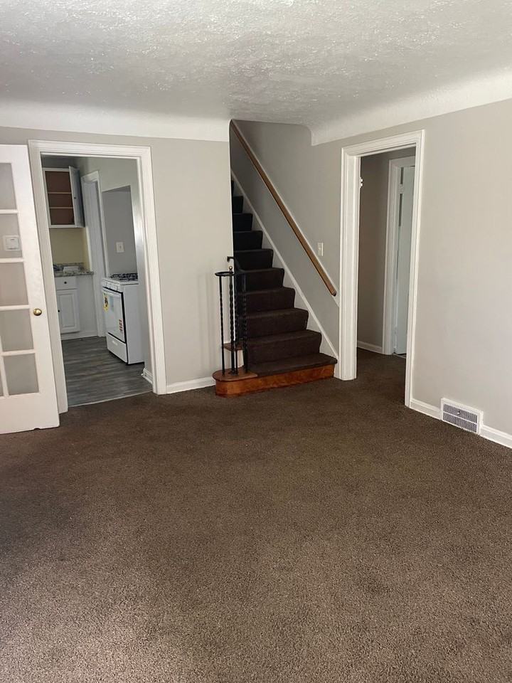 10312 Plymouth Ave - Photo 7 of 36