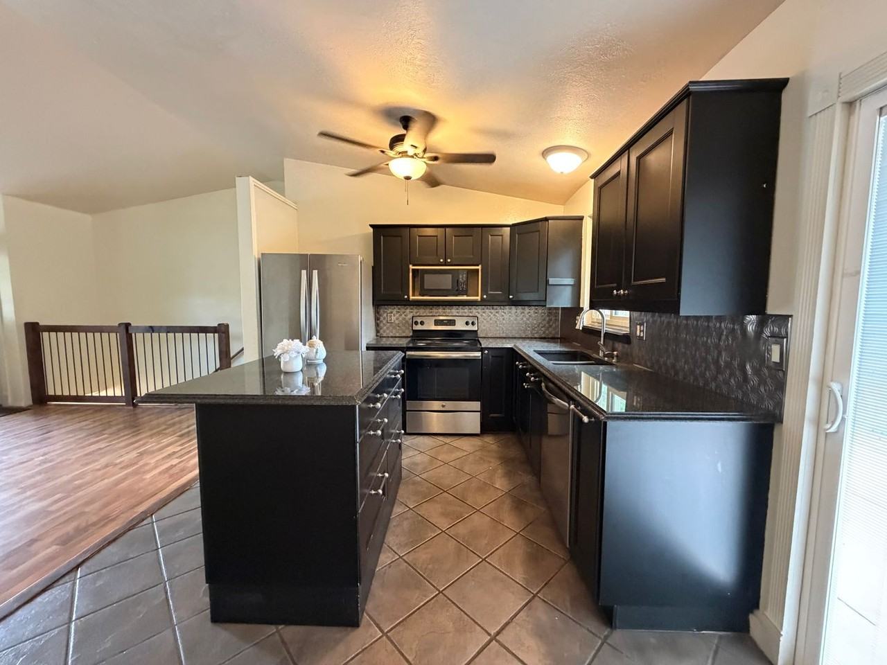 3815 S Pitkin Cir - Photo 5 of 28