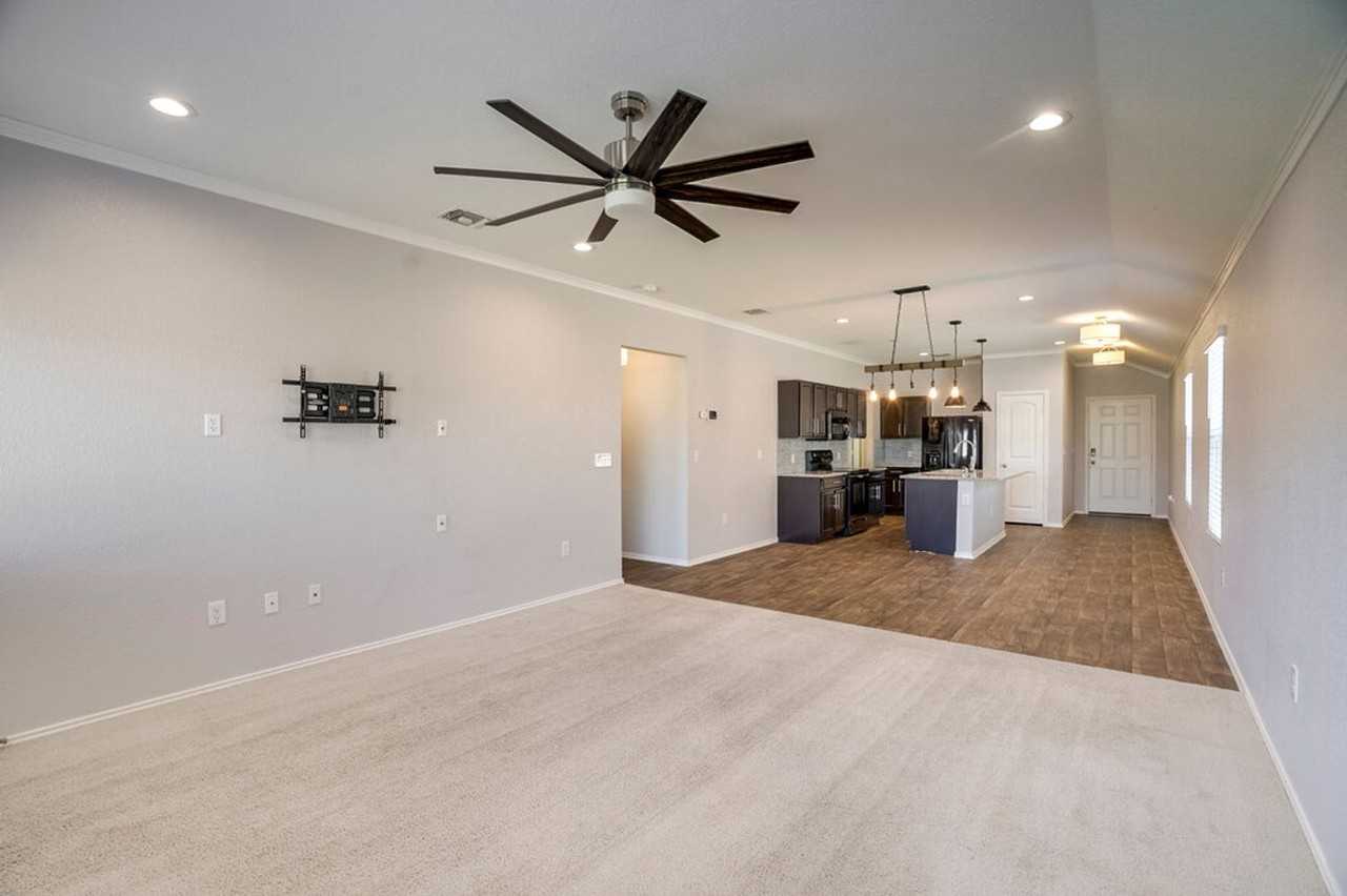 14819 Breccia Rd - Photo 3 of 20