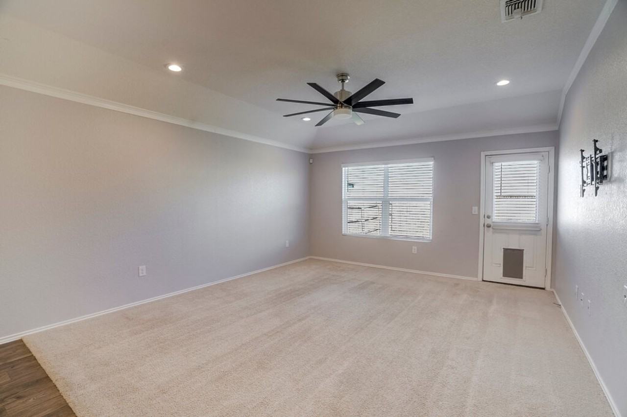 14819 Breccia Rd - Photo 6 of 20