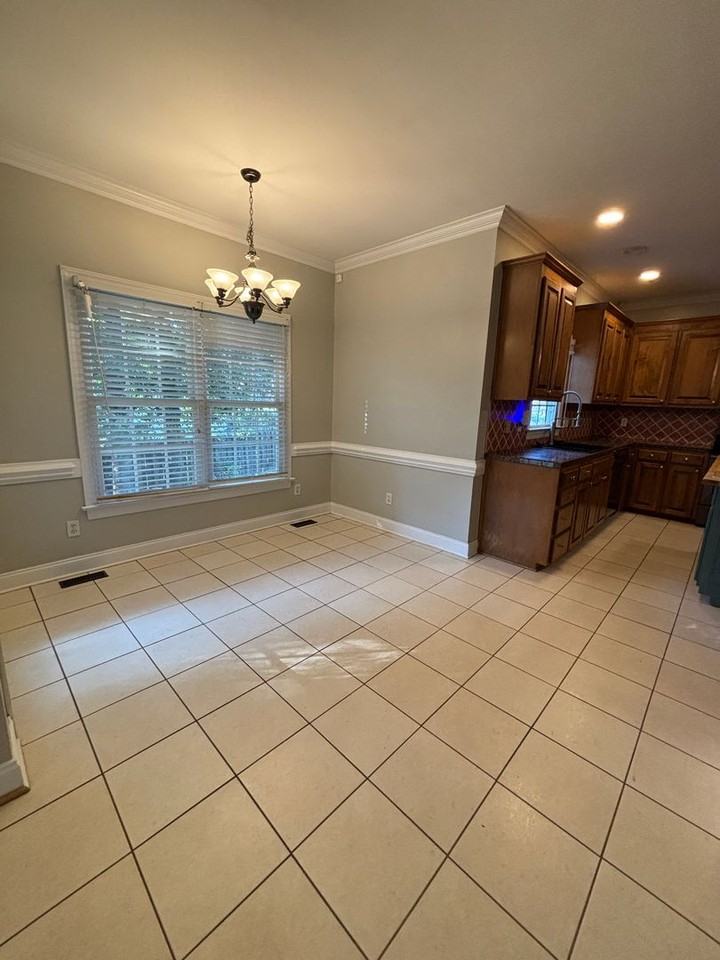 522 Saint Helena Ct - Photo 4 of 20