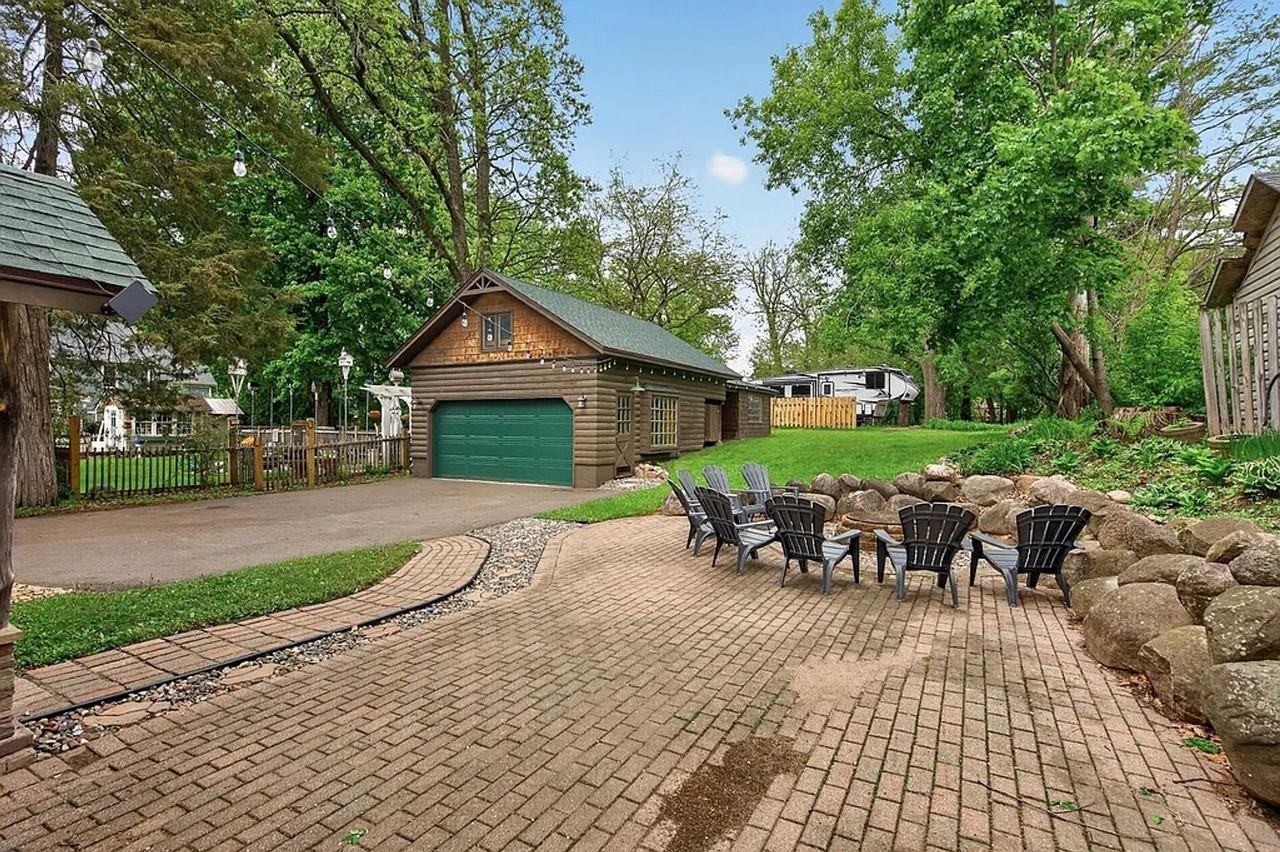 944 Mahtomedi Ave - Photo 7 of 35