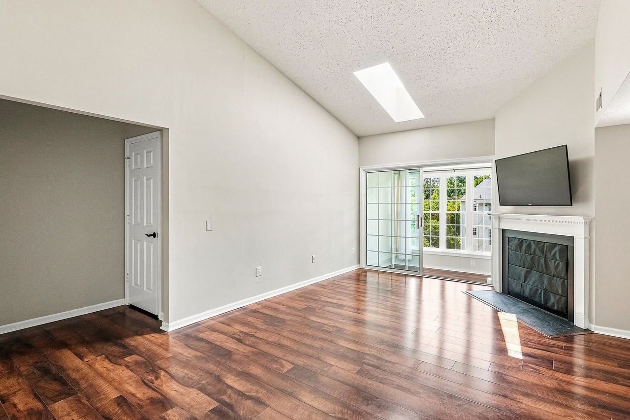 114 Prosperity Ave Se #F - Photo 3 of 15