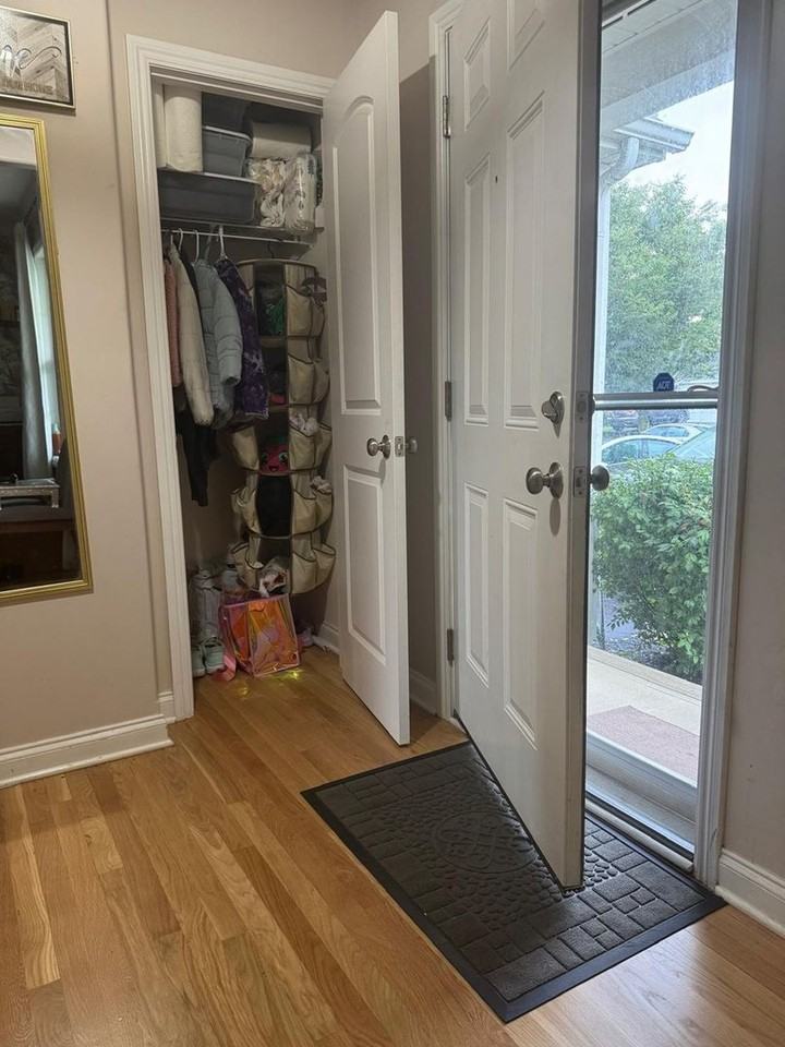 457 Hemhill Dr - Photo 4 of 40