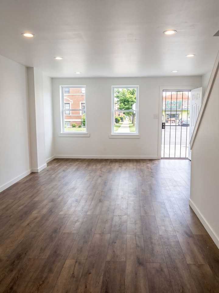 2461 N 29th St - Photo 2 of 6