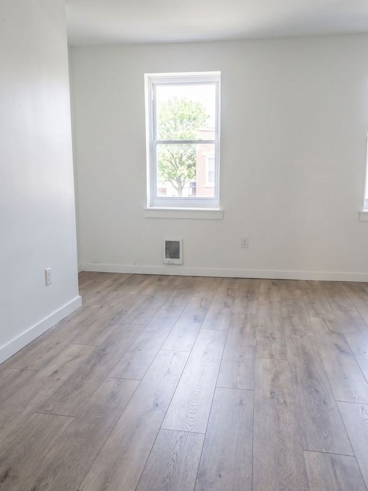 2461 N 29th St - Photo 5 of 6