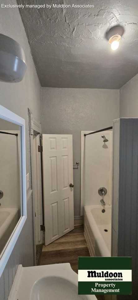 1318 Spruce St - Photo 4 of 7