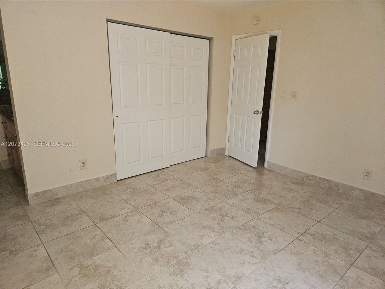 2500 2500 NE 193rd Street 2502, North Miami Beach, FL 33180 - 2210 #2210 - Photo 6 of 11