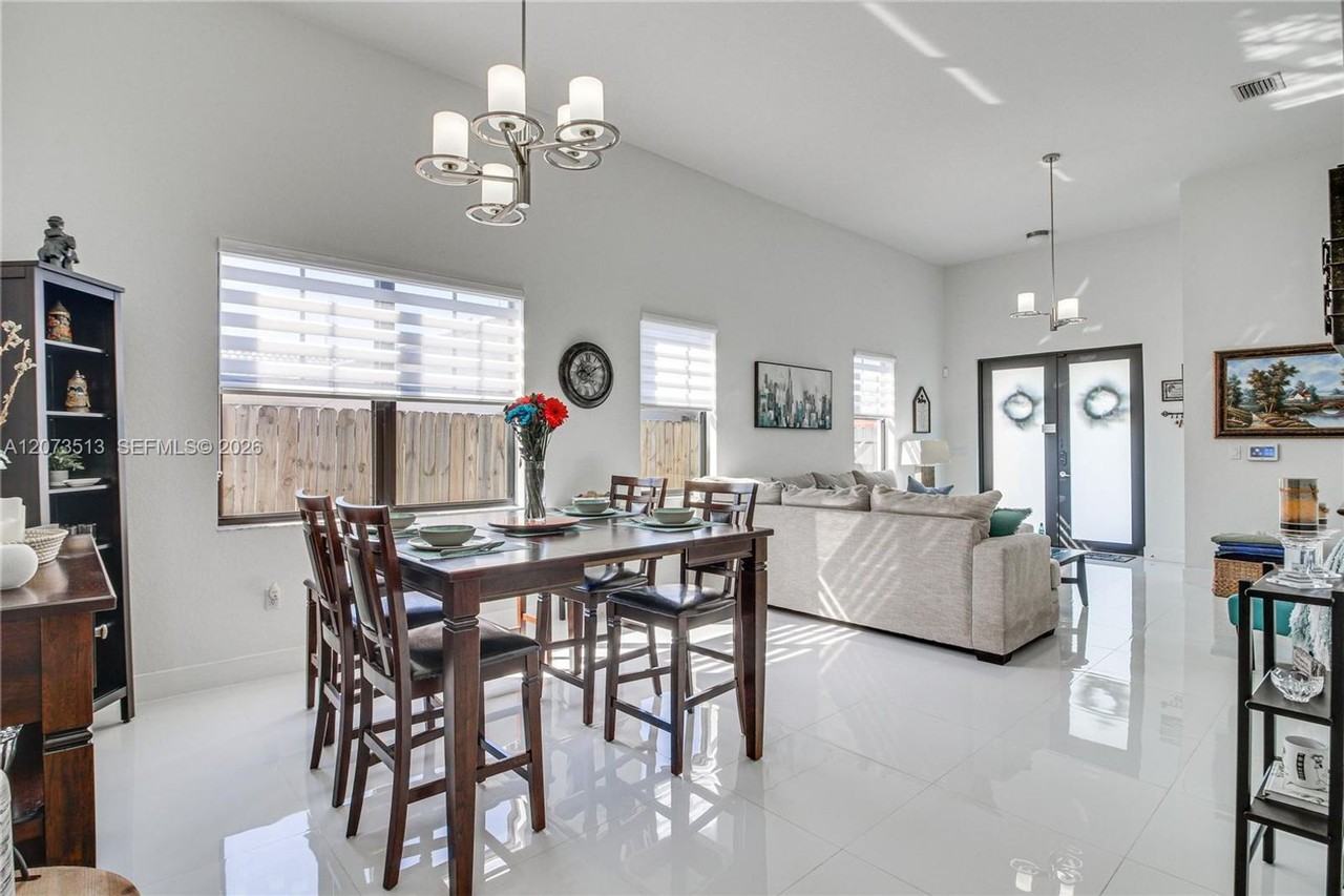 3751 Sw 97th Ave - Photo 6 of 16