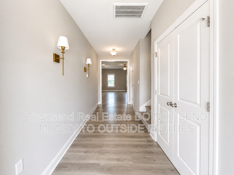 3358 Scotscraig Rd - Photo 2 of 35