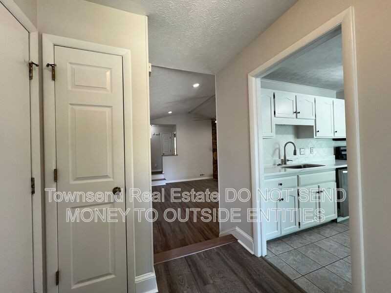 7108 Calamar Dr - Photo 2 of 19