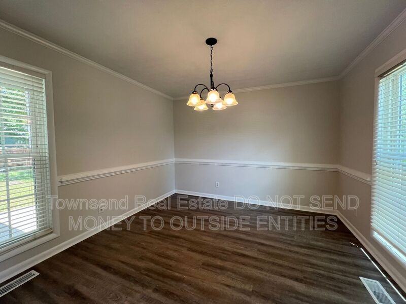7108 Calamar Dr - Photo 4 of 19