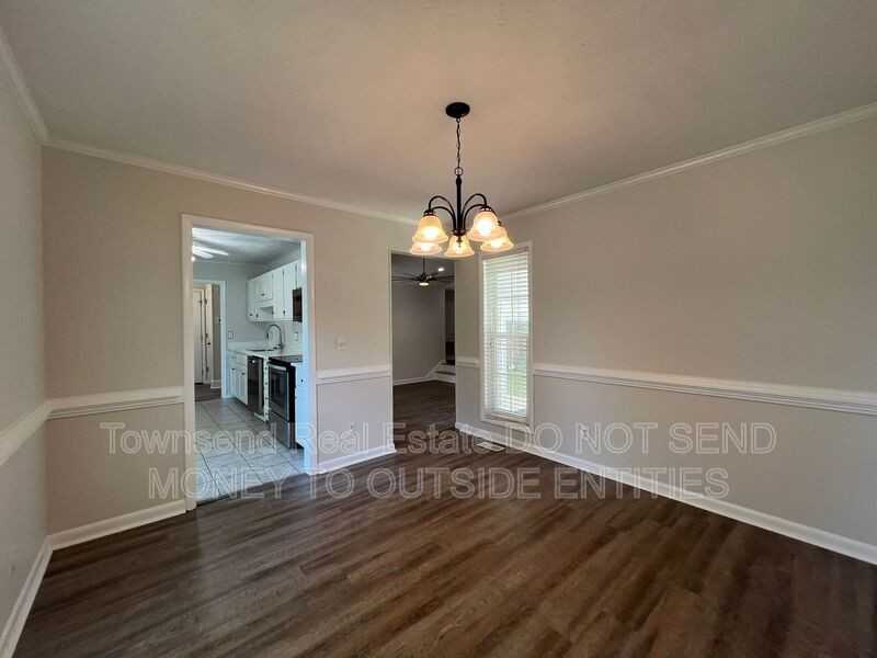 7108 Calamar Dr - Photo 5 of 19