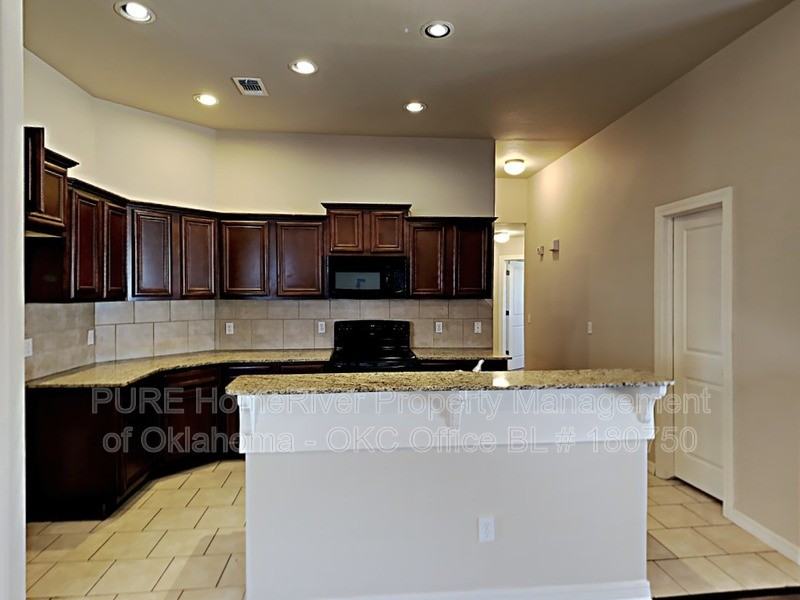 3609 Nw 176th St - Photo 4 of 24