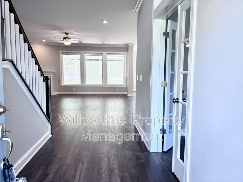 4321 Mosaic Ct - Photo 4 of 48