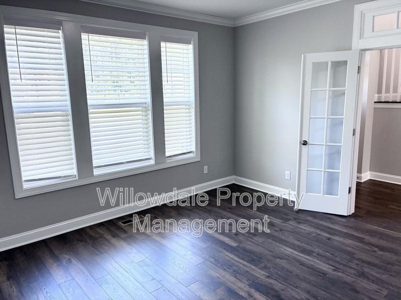 4321 Mosaic Ct - Photo 6 of 48