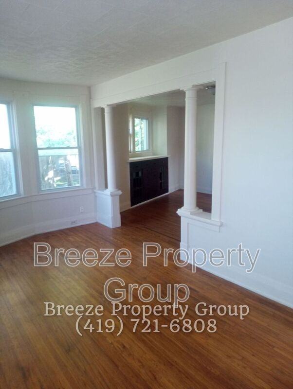 228 Langdon St - Photo 3 of 14