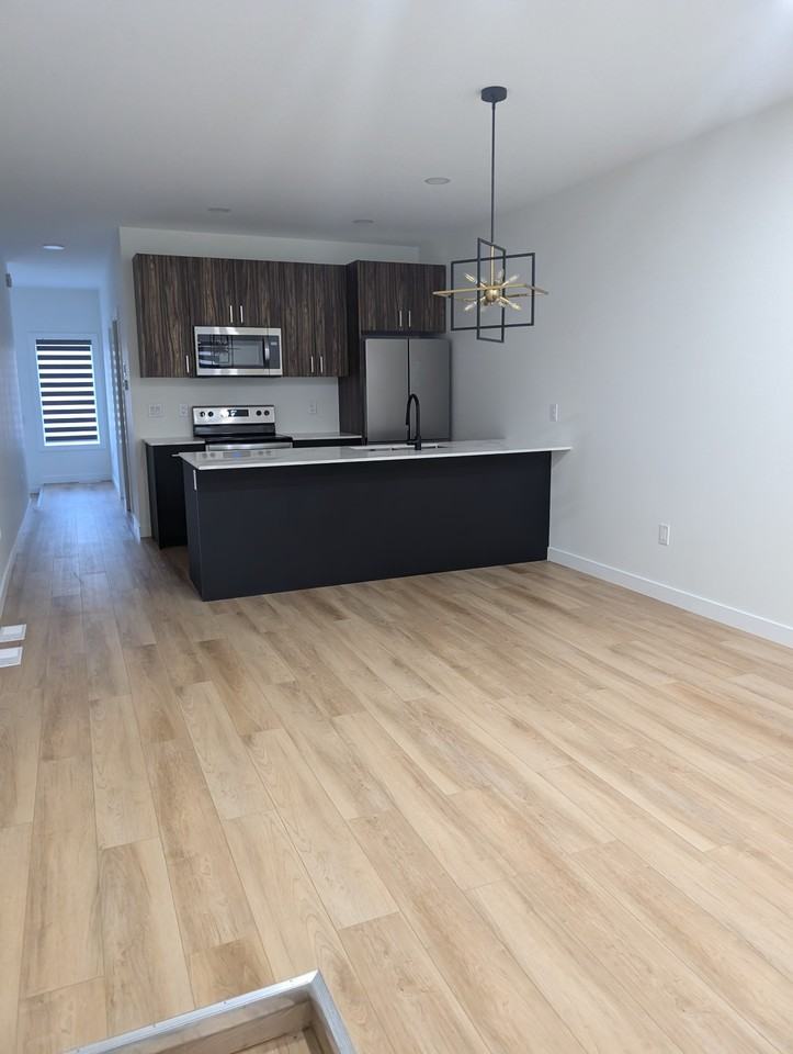1106 Rosemount Ave - Photo 3 of 13