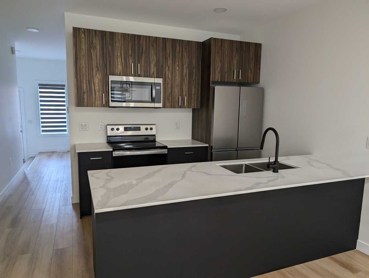 1106 Rosemount Ave - Photo 5 of 13