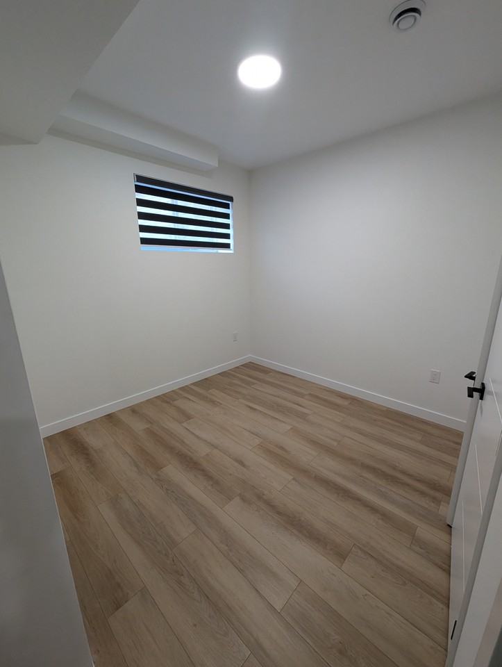 1106 Rosemount Ave - Photo 7 of 13