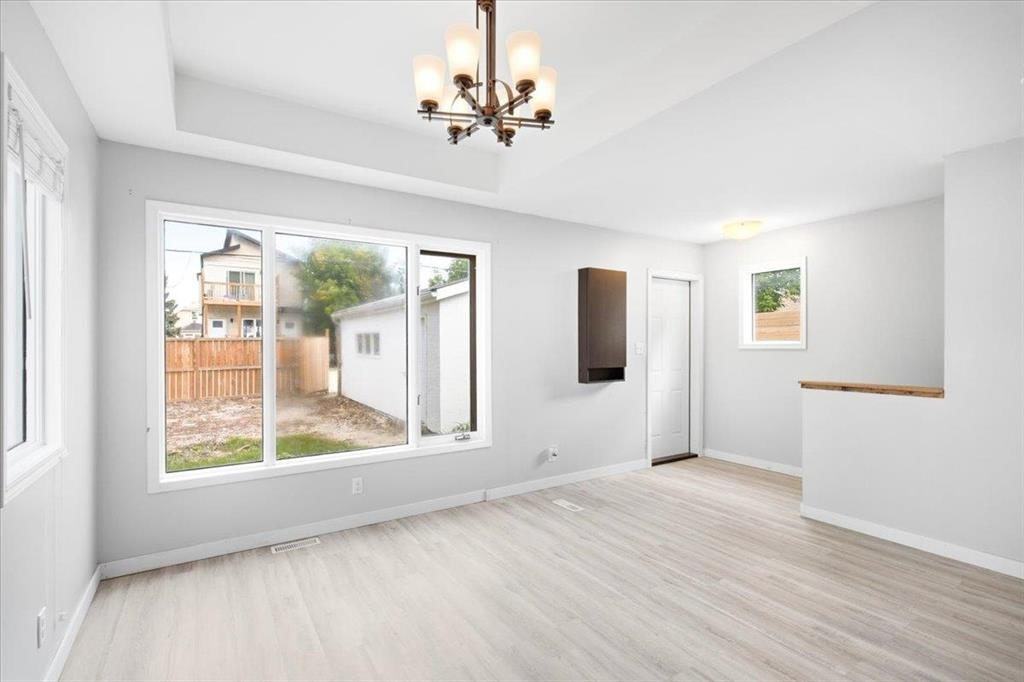 1035 Rosemount Ave - Photo 2 of 20