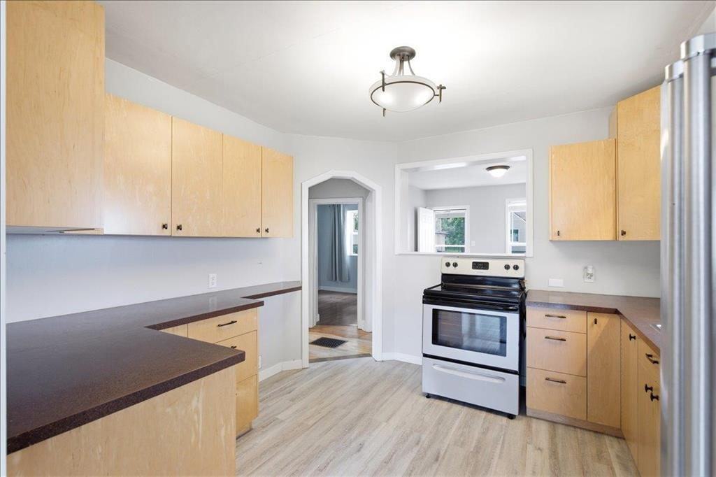 1035 Rosemount Ave - Photo 5 of 20