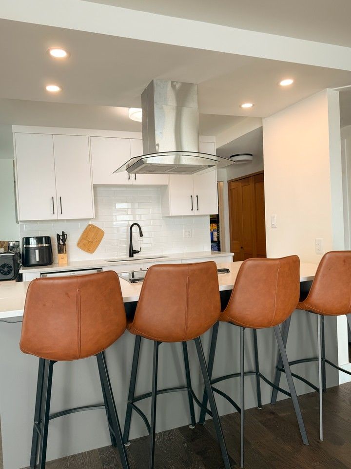 1575 Beach Ave - Photo 6 of 32