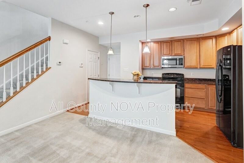 15072 Leicestershire St #102 - Photo 7 of 28