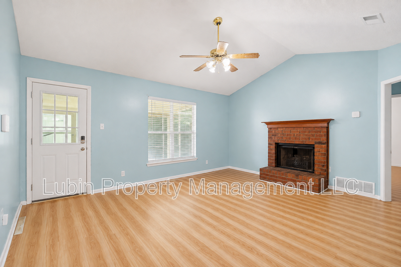 10331 Oak Leaf Dr - Photo 3 of 9