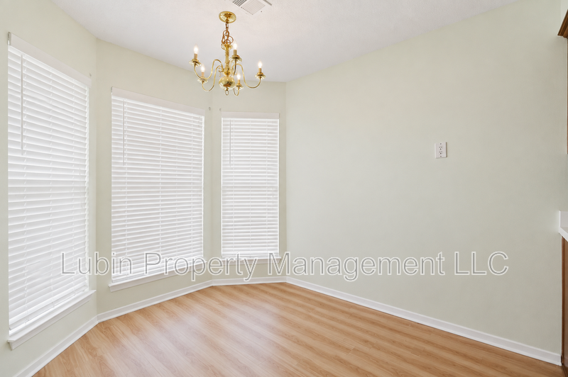 10331 Oak Leaf Dr - Photo 4 of 9