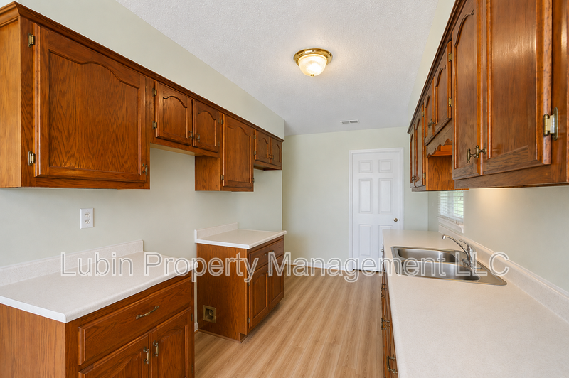 10331 Oak Leaf Dr - Photo 6 of 9