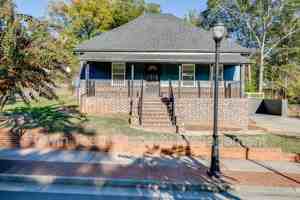 featured image of 4615 S Lee St