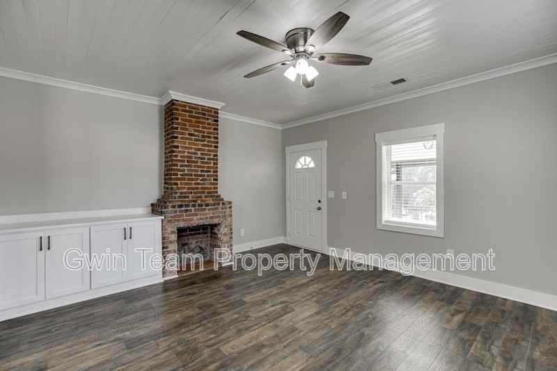 4615 S Lee St - Photo 7 of 46