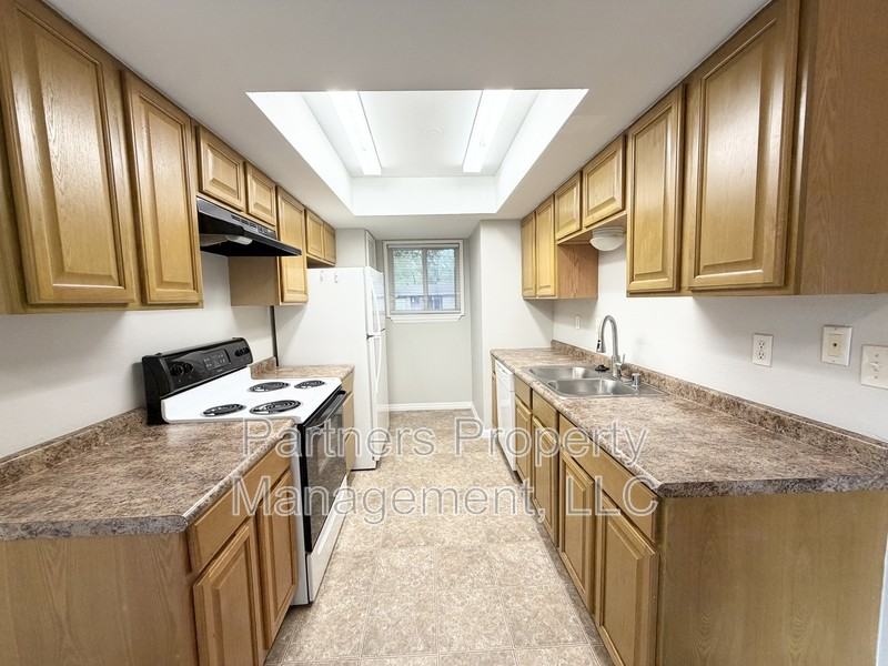 408 W Nightingale Cir - Photo 2 of 13
