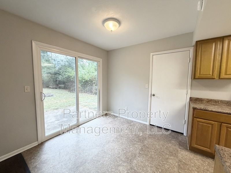 408 W Nightingale Cir - Photo 4 of 13