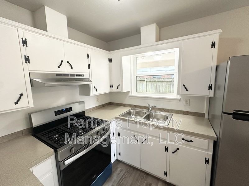 2409 Cottonwood Pl - Photo 2 of 15