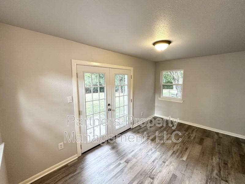 2409 Cottonwood Pl - Photo 4 of 15